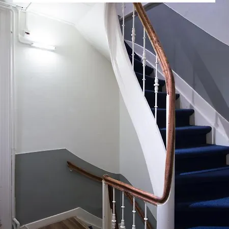 Hotel Amsterdam Inn Szálloda 2*