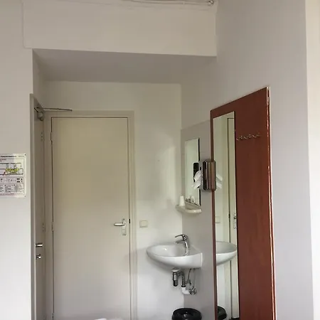 Отель Hotel Amsterdam Inn Амстердам