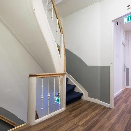 Отель Hotel Amsterdam Inn 2*