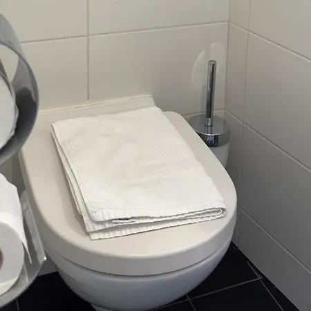 מלון Hotel Amsterdam Inn 2*