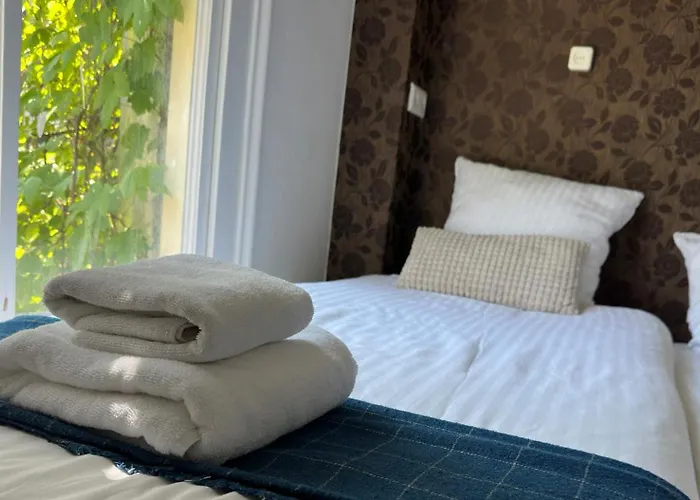 - Digital Access 2* Amsterdam