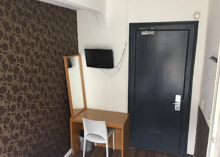 Hotel Amsterdam Inn Otel 2*